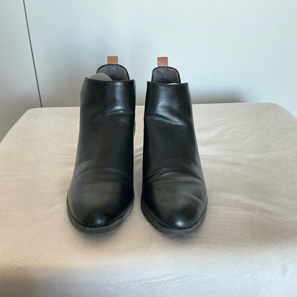 Pre-loved Dr. Scholl’s Women's London Block Heel Bootie in Black - Picture 3 of 8